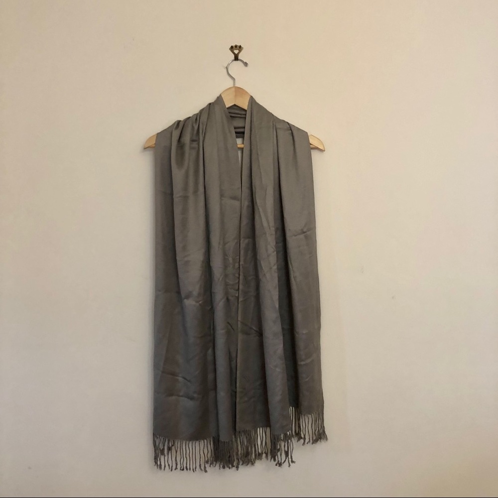 Satiny silver/gray scarf
